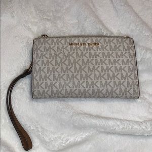 Michael Kors Wallet!
